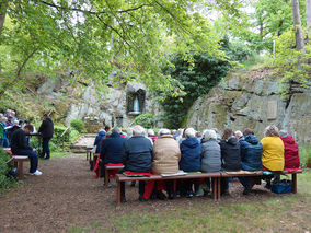 Feierliche Maiandacht in der Fatima-Grotte 